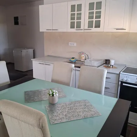 Zmaj Lux 2 Mladenovac (Belgrade)