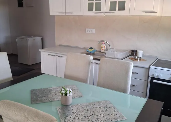 Zmaj Lux 2 Mladenovac (Belgrade)