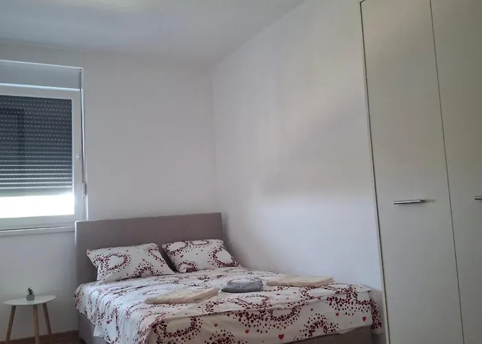 Zmaj Lux 2 Mladenovac (Belgrade)