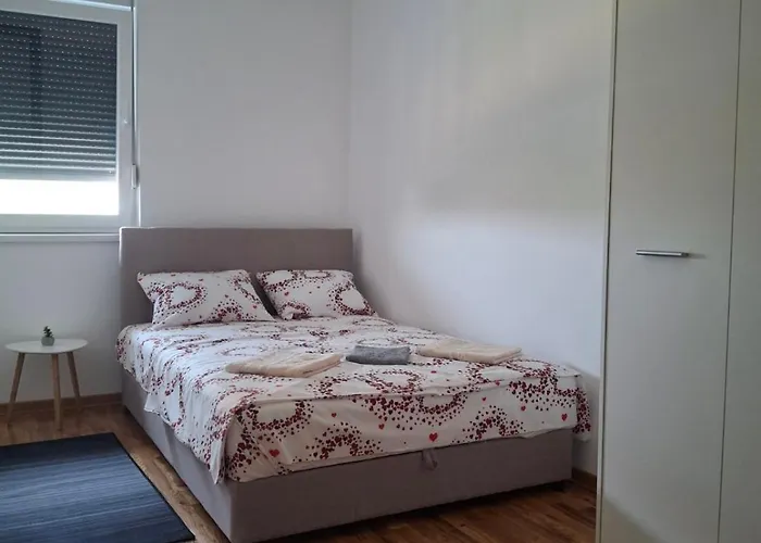 Διαμέρισμα Zmaj Lux 2 *