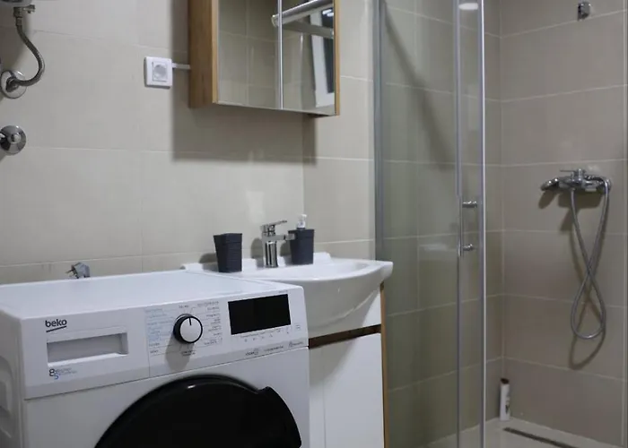 Zmaj Lux 2 Mladenovac (Belgrade)